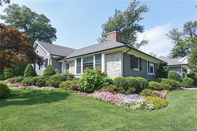 31 Grove Ln Bronxville, NY 10708