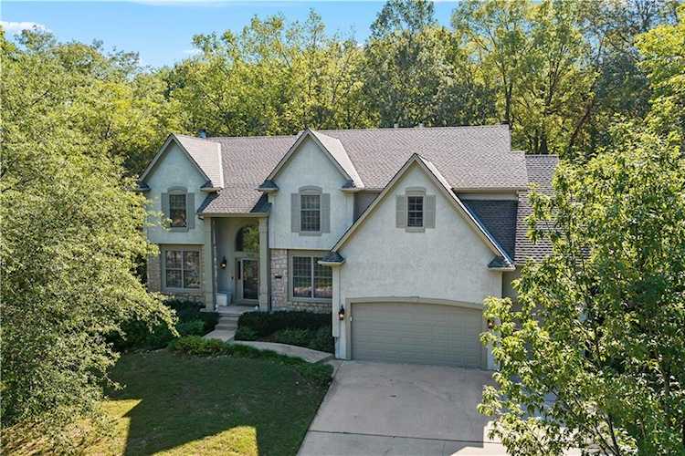 7633 Bell Rd Shawnee, KS 66217 | MLS 2454842 Photo 1