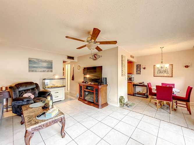 35 Hastings C West Palm Beach, FL 33417