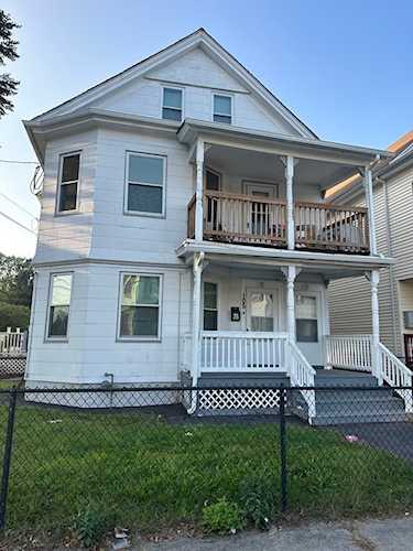 103-105 Bowdoin St Lawrence, MA 01843