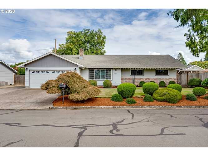 2407 17th ST in Springfield, OR Photo 1