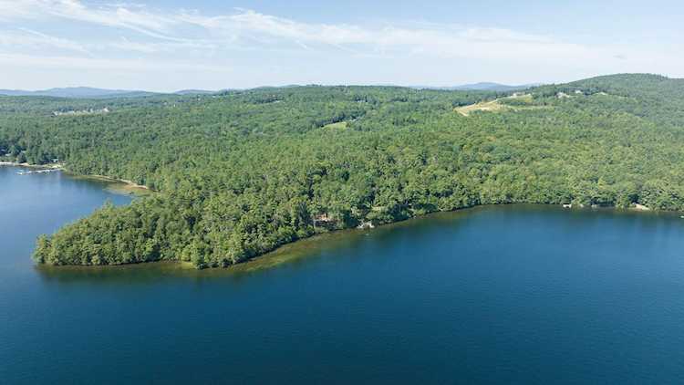 70 Red Gate Ln Center Harbor, NH 03226