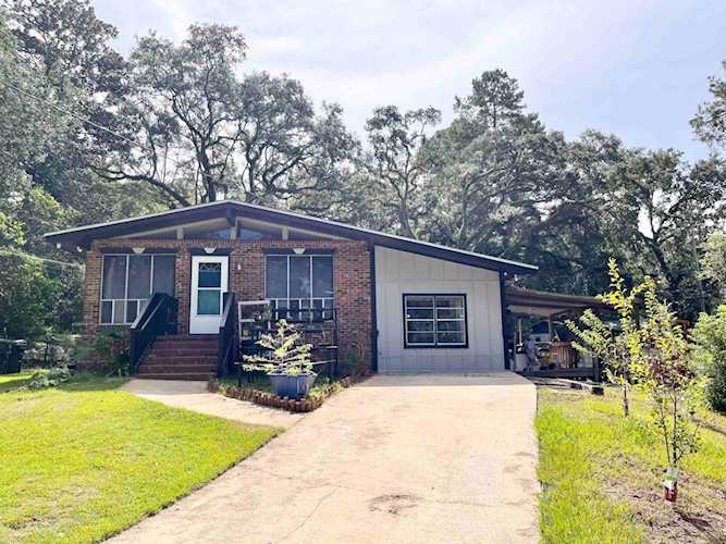 2401 Hideaway Ct Tallahassee, FL 32303