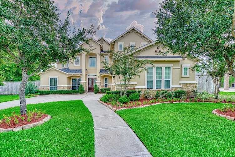 33 Combwell Garden Missouri City, TX 77459