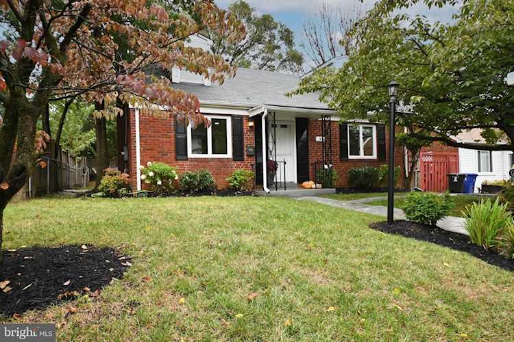 1813 S Nelson St S For Sale in Arlington Photo 1