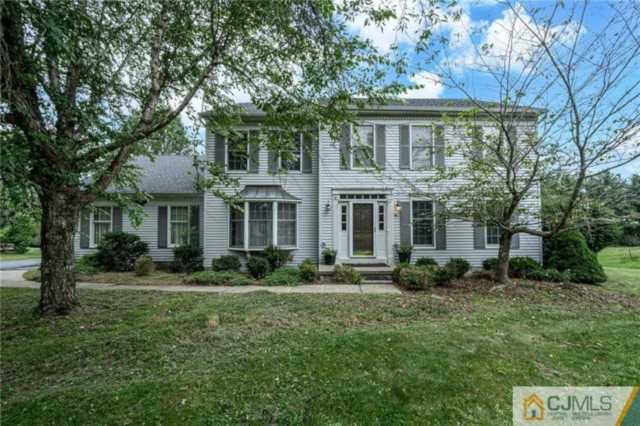 9 Pebble Beach Way Washington Twp, NJ 07882
