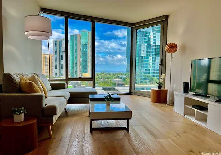1001 Queen Street #1108 Honolulu, HI 96814