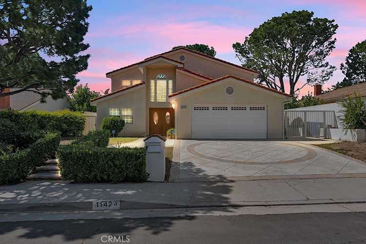 11429 Yolanda Avenue Porter Ranch, CA 91326