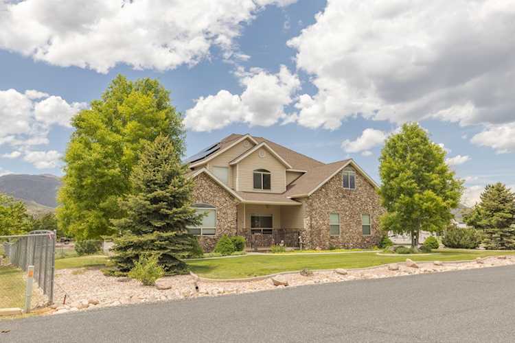 736 S 800 E New Harmony, UT 84757