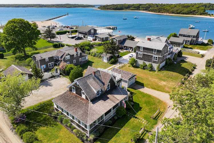 8 Riverway North Falmouth, MA 02556