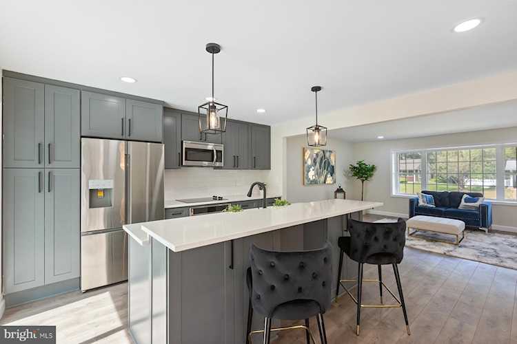 5037 Portsmouth Rd Fairfax, VA 22032 | MLS VAFX2148798 Photo 1