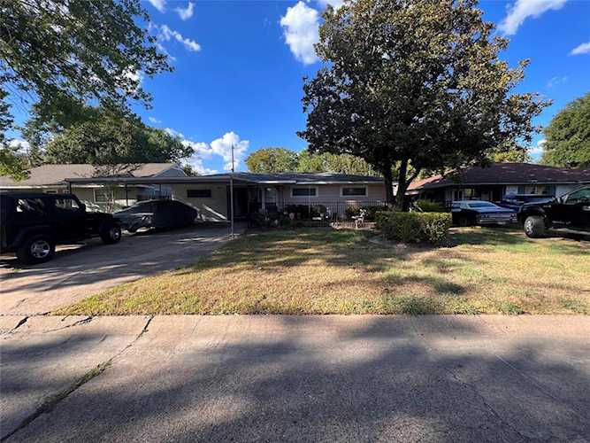 8534 Sonneville Dr Houston, TX 77080