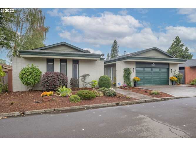 Buy, sell, or invest in property with Donna Roberts Group. Professional real estate services in Camas, WA & surrounding counties as well as Portland, OR Photo 1