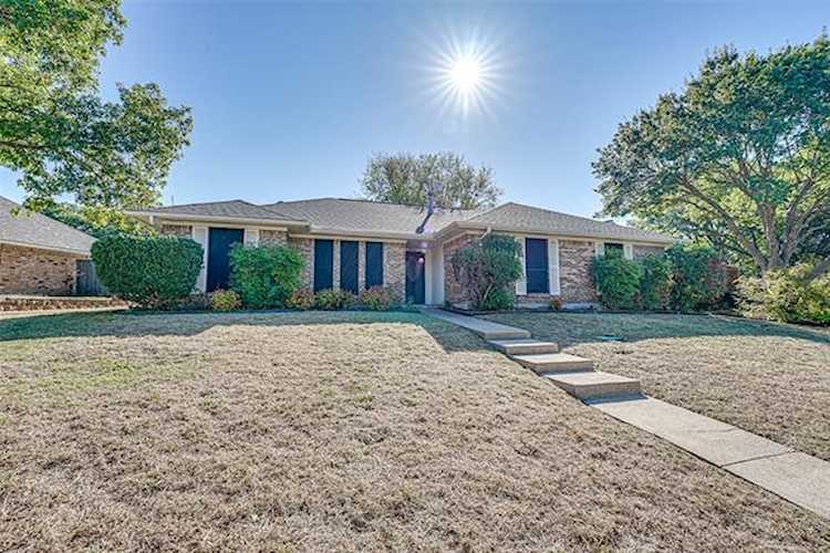 905 Village Green Drive Rockwall, TX 75087