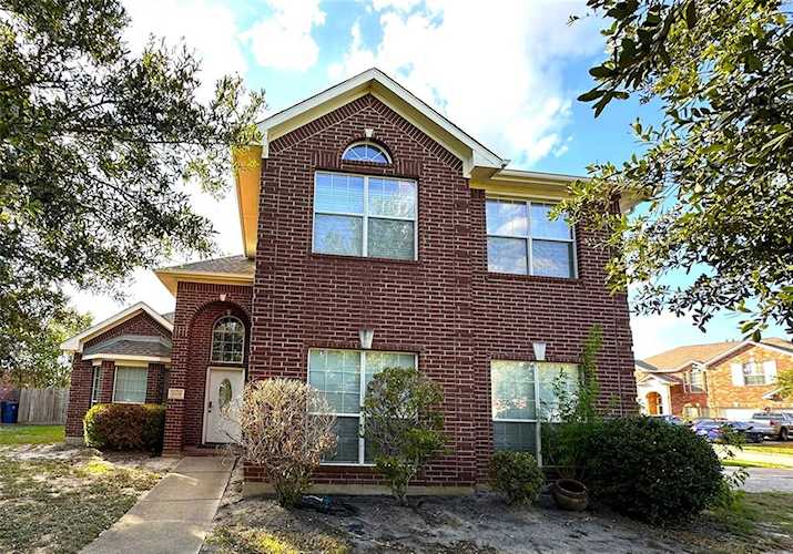 8206 Creekside Willow Ct Tomball, TX 77375