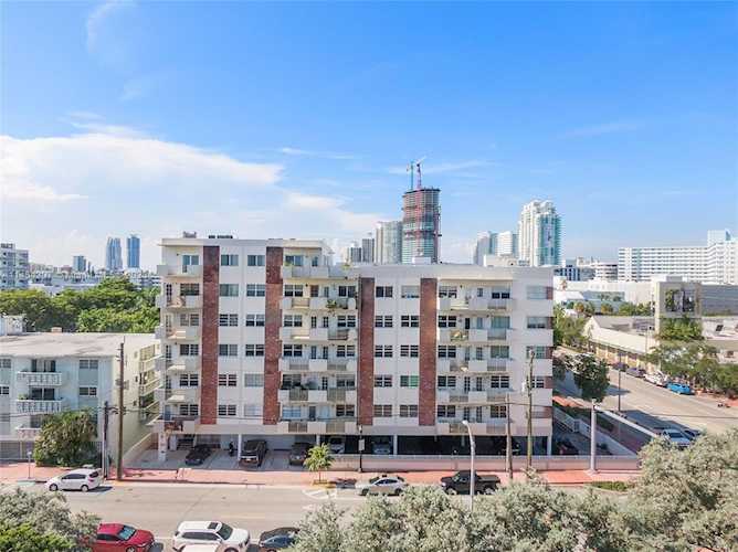 1130 11th St #3A Miami Beach, FL 33139