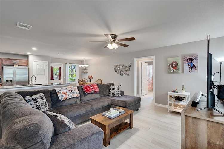 804 S Mcneil ST Burnet, TX 78611