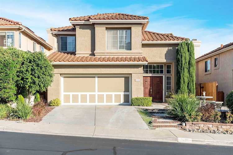 7076 Montanes Ln. Carlsbad, CA 92009