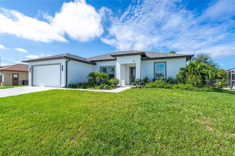 85 Mariner Ln Rotonda West, FL 33947