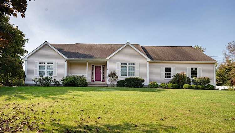 Somerset, 25 Broad Cove St, MA, home for sale, MLS#:73165540 Photo 1