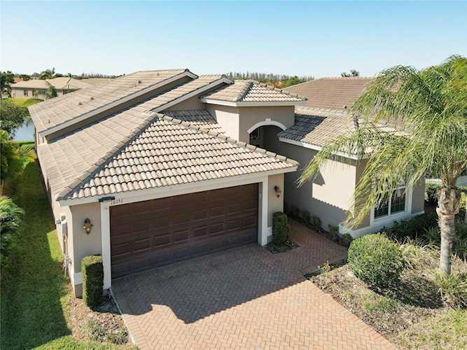 16151 Coquina Bay Ln Wimauma, FL 33598