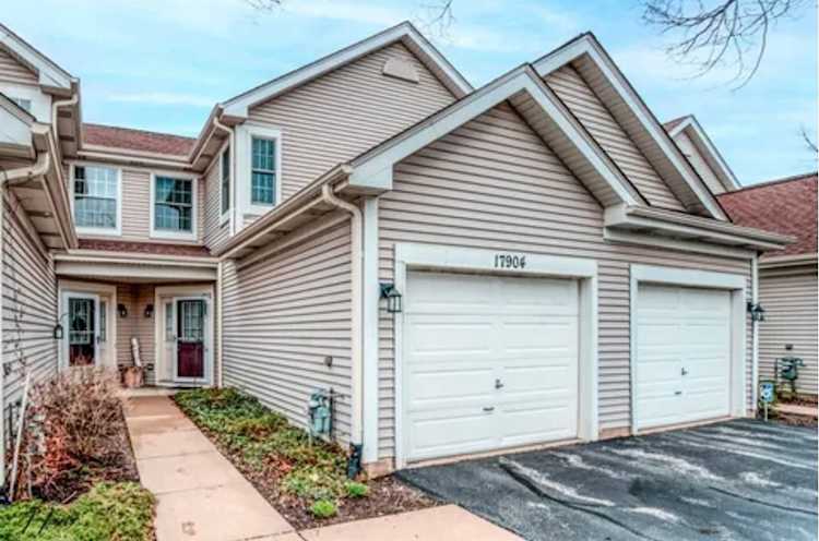 17904 W Braewick Rd #17904 Gurnee, IL 60031
