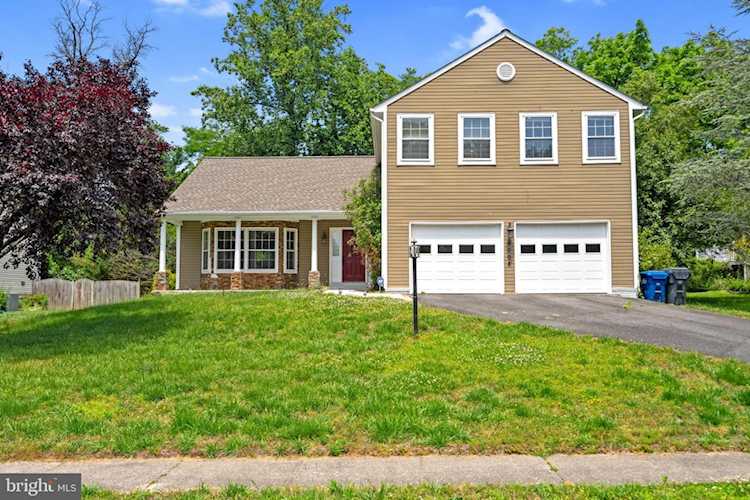 8008 Sandburg Ct Dunn Loring, VA 22027