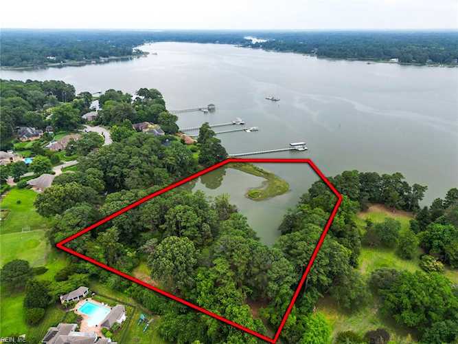1801 Estates Ct Virginia Beach, VA 23454
