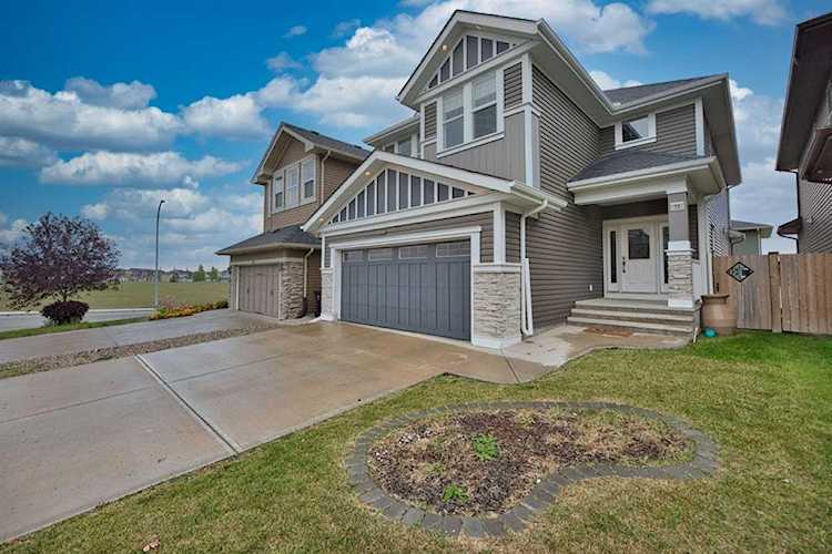 79 Evansfield Rd NW Calgary, AB T3P 0K5