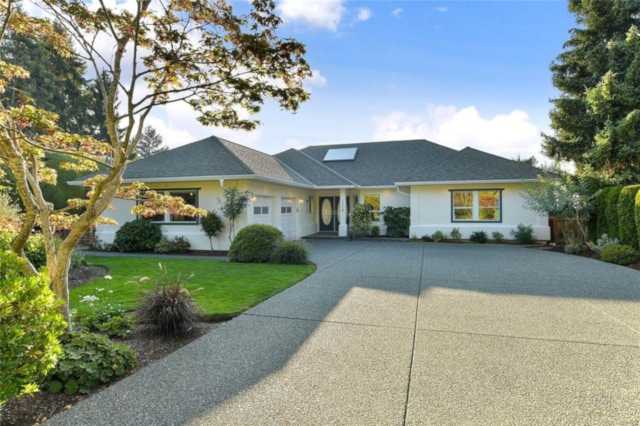 5224 Del Monte Ave Saanich, BC V8Y 1X2