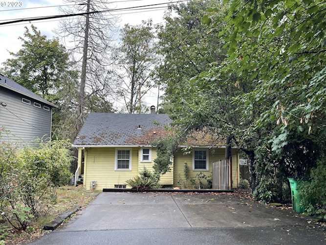 5130 SW 49th DR Portland, OR 97221