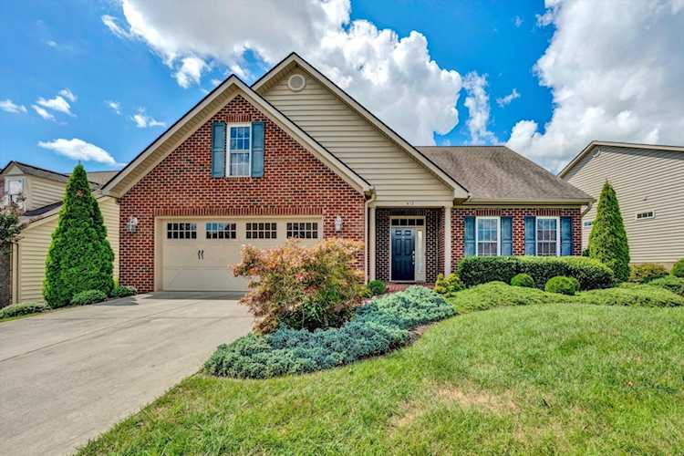 412 Deer Run Salem, VA 24153