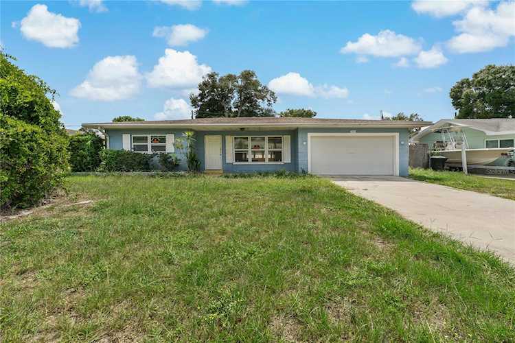 2440 68th Ave S St. Petersburg, FL 33712