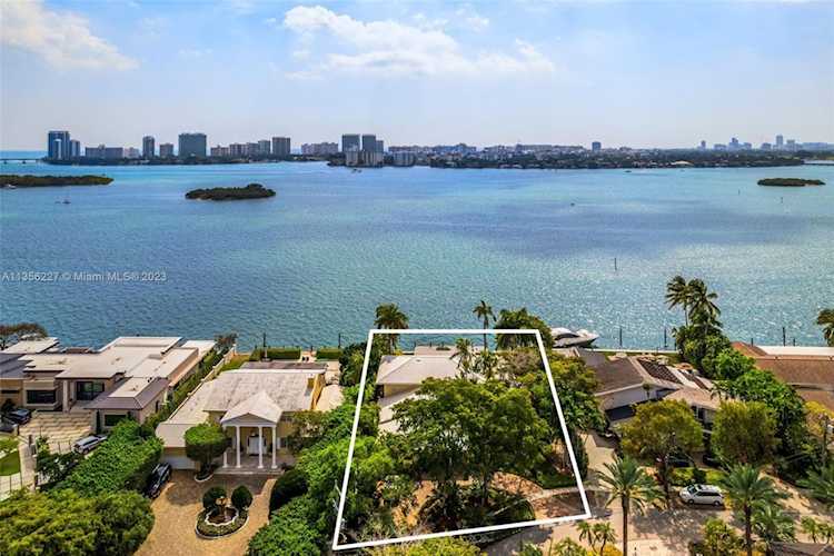 13295 Biscayne Bay Dr North Miami, FL 33181