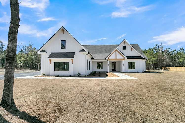 4036 Azalea Farms Way Mcclellanville, SC 29458