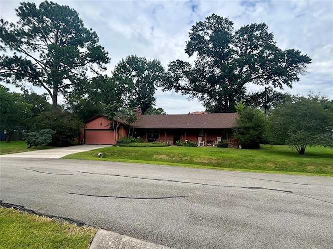 1314 Bridle Spur Ln Houston, TX 77055