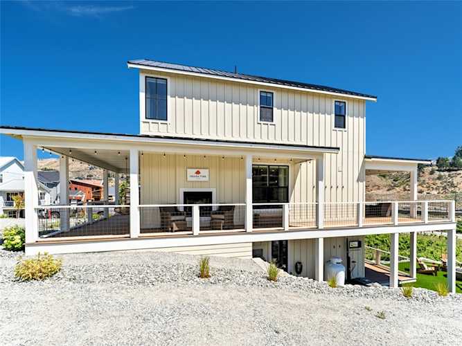 219 Bluebell Ct Chelan, WA 98816