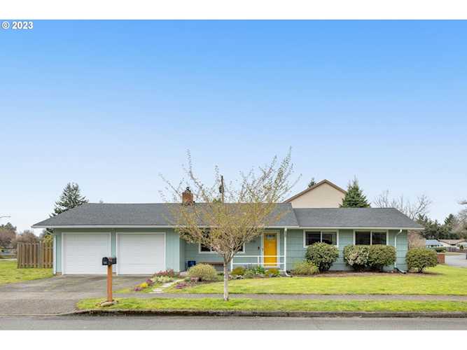 935 SE 168th AVE Portland, OR 97233