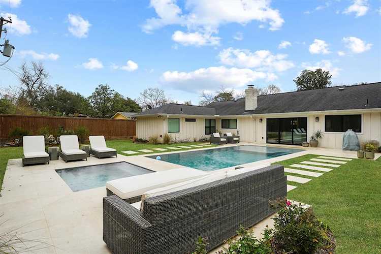9142 Bronco Dr Houston, TX 77055