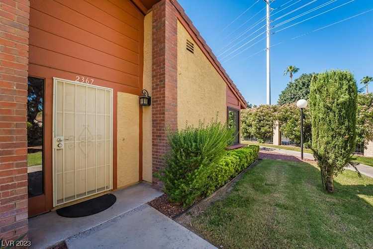 2367 Pickwick Dr Henderson, NV 89014
