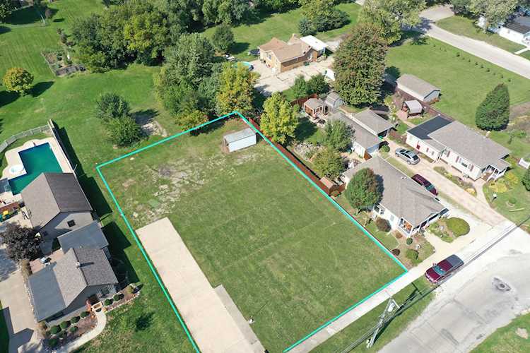 906 S Vermillion St Streator, IL 61364 | MLS 11898470 | Burling Square Group Photo 1