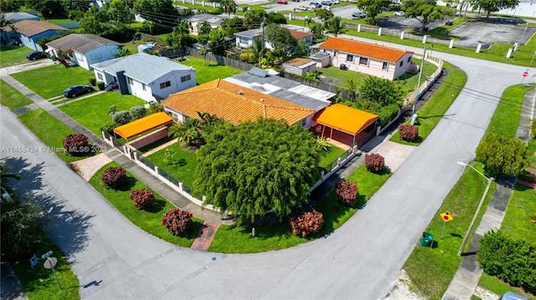 1001 NW 90th St Miami, FL 33150