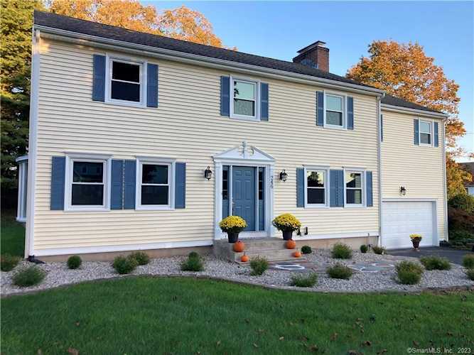 246 Annes Ct Rocky Hill, CT 06067