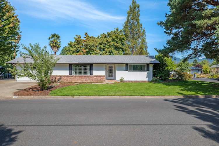 906 SW River Oaks Place Grants Pass, OR 97526