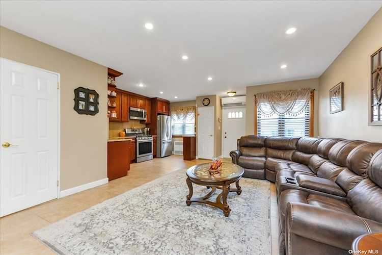 73-23 Cook Ave Middle Village, NY 11379