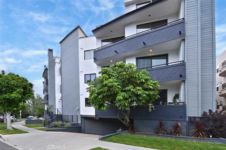 12050 Valleyheart Dr #201 Studio City, CA 91604 | MLS SR23091228 Photo 1