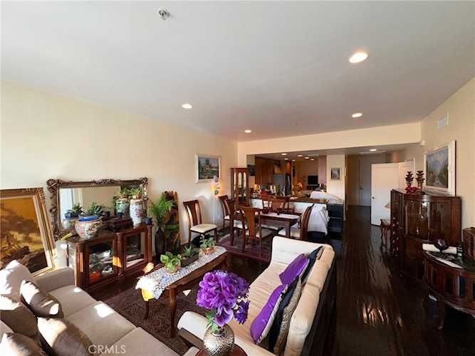 300 E 4th St #124 Long Beach, CA 90802