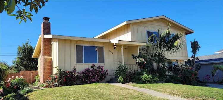 1528 W Cherry Ave Lompoc, CA 93436