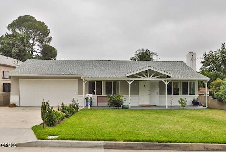 296 W Las Flores Dr Altadena, CA 91001