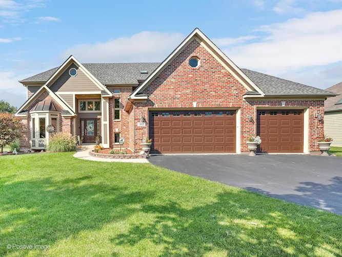 203 Risch Ct West Chicago, IL 60185 | MLS 11898870 Photo 1